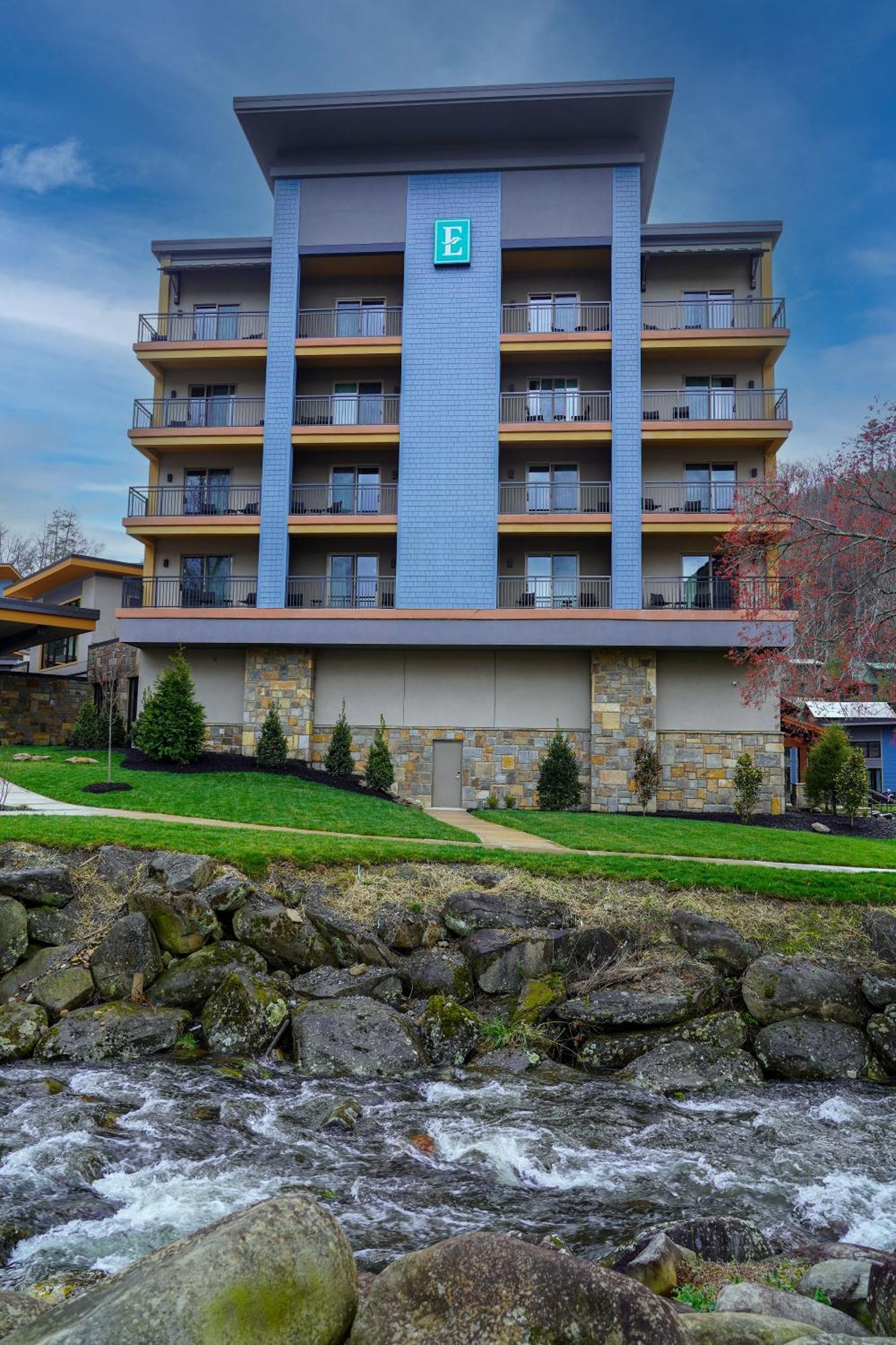 Embassy Suites By Hilton Gatlinburg Resort Esterno foto