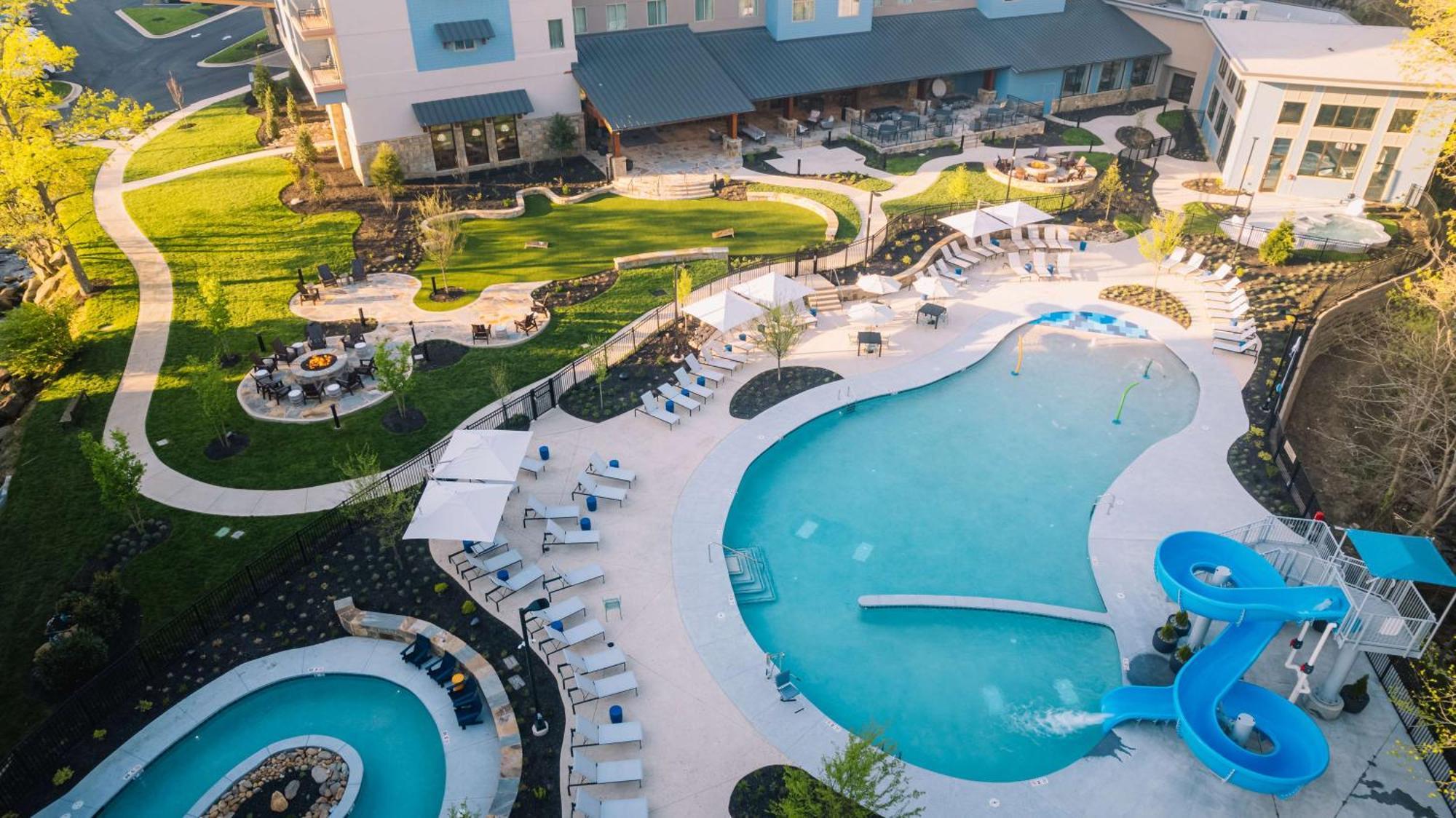 Embassy Suites By Hilton Gatlinburg Resort Esterno foto