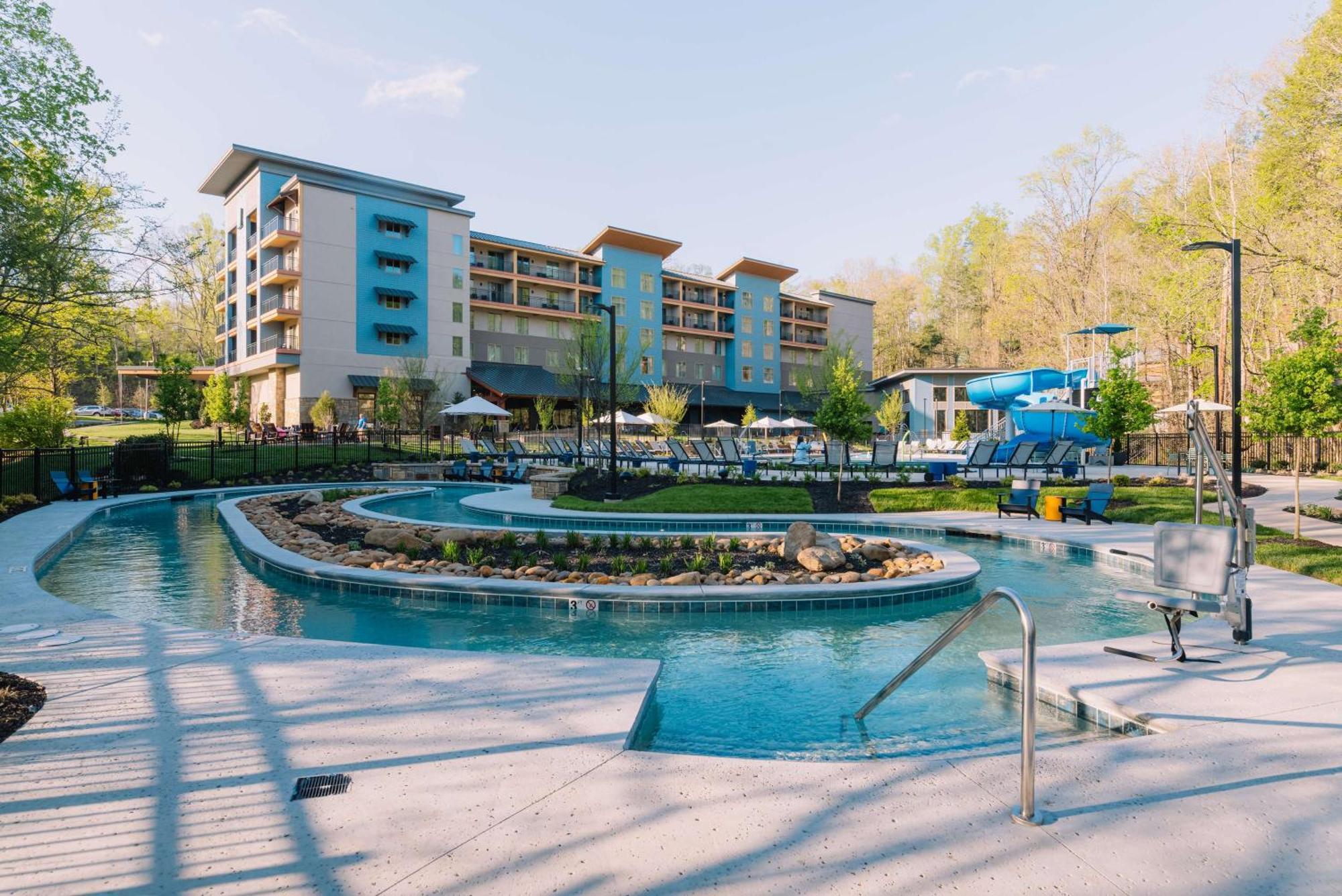 Embassy Suites By Hilton Gatlinburg Resort Esterno foto