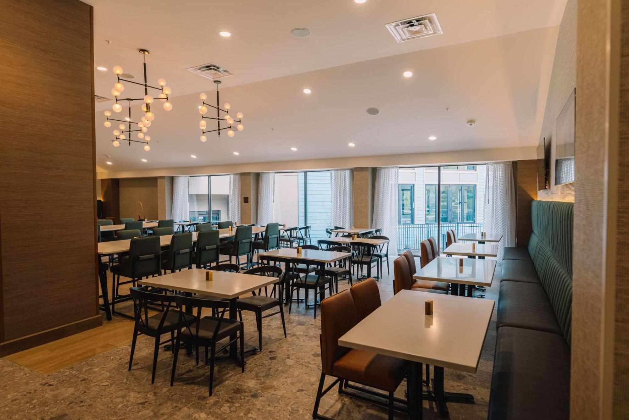Embassy Suites By Hilton Gatlinburg Resort Esterno foto