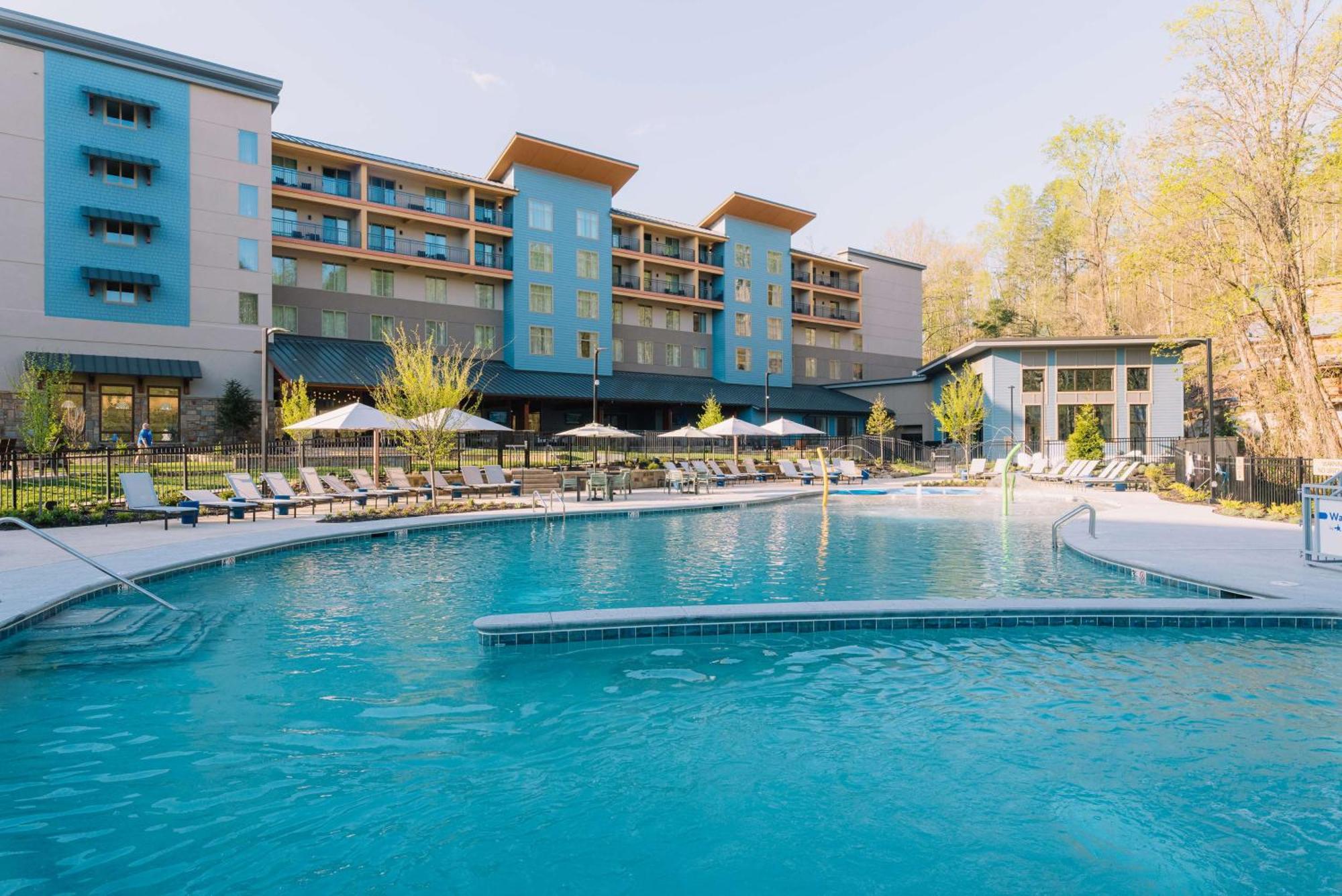 Embassy Suites By Hilton Gatlinburg Resort Esterno foto